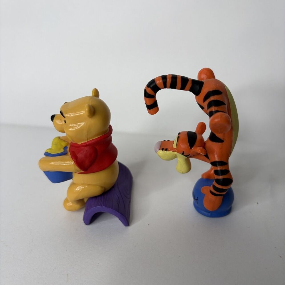 Disney Decopac Cake Topper Winnie The Pooh Tigger Eating Honey Set of 2 - Picture 2 of 6